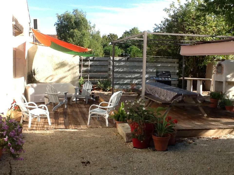 Saint-Jean-dʼAngély Maison Lavande Bed & Breakfast エクステリア 写真